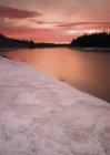 Схід сонця з річки Боу — стокове фото