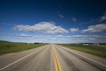 Highway Running Through The Prairies — Stock Photo