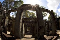 Ruinas del Templo en la Ciudad Antigua - foto de stock