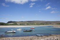 Boote in der Bucht von Irland — Stockfoto