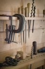 Antichi strumenti di lavorazione del legno, Fort Edmonton, Alberta, Canada — Foto stock