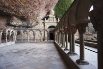 Монастырь Сан-Хуан-де-ла-Пена — стоковое фото