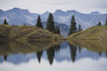 Alpine Lake Reflecting — Stock Photo