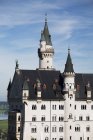 Vue latérale d'un château bavarois — Photo de stock