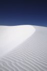 Ondas de dunas de areia. Monumento nacional de areias brancas. Novo México, EUA — Fotografia de Stock