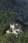 Баварский замок на горе — стоковое фото