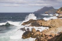 Waves Spelling on the Coastline — стоковое фото