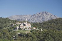 Village dans la partie nord de la Corse — Photo de stock