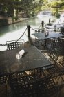 Café ao longo do rio — Fotografia de Stock