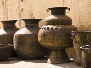 Pots artisanaux traditionnels antiques, Jaipur, Inde — Photo de stock