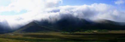 Гора Брендон в туман поблизу Dingle — стокове фото