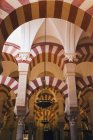 Interior de la Gran Mezquita - foto de stock