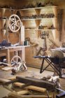 Werkstatt für antike Holzbearbeitung — Stockfoto