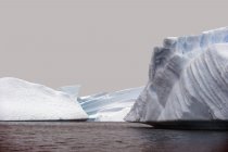 Вид на айсберг на відкритому повітрі — стокове фото