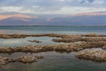 Мертвое море в сумерках — стоковое фото