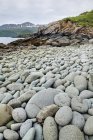 Praia rochosa no porto geográfico — Fotografia de Stock