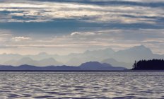 Chaîne de montagnes côtières In Morning Mist — Photo de stock