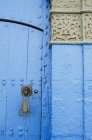 Porta azul pintada — Fotografia de Stock