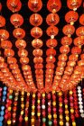 Muitas lanternas chinesas coloridas — Fotografia de Stock