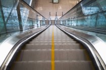 Blick auf eine Rolltreppe — Stockfoto