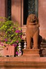 Statua del leone a Wat Ounalom — Foto stock
