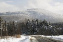 Дорога в зимовий період; Orford — стокове фото