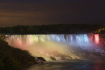 Американские водопады встают по ночам — стоковое фото