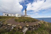 Ardnamurchan Lighthouse on cliff — Stock Photo