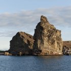 Pinnacle Rock Sur l'île Bartolome — Photo de stock