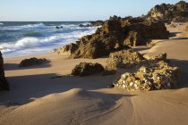 Rocky Beach; Chiclana De La Frontera Espanha — Fotografia de Stock