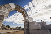 Arch at entrance to amphitheatre — Stock Photo
