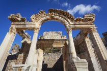 Храм Адриана в Эфесе — стоковое фото