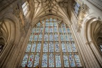 Ventanas de la Catedral de Winchester - foto de stock