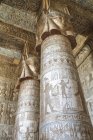 Columnas con cabeza de Hathor - foto de stock