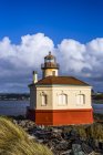 Sunlight bathes Coquille River Lighthouse — Stock Photo