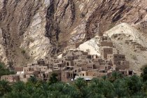 Village dans les montagnes de Jabal Akhdar — Photo de stock