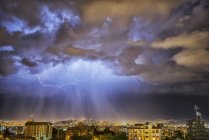 Blitz leuchtet auf — Stockfoto