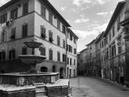 Strada vuota a Siena — Foto stock