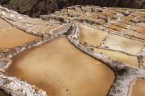 Семейные соляные пруды — стоковое фото
