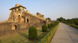 El palacio Jahaz Mahal - foto de stock