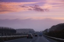 Рассвет над автострадой в Испании — стоковое фото