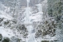 Multnomah водоспад в зимовий період — стокове фото