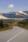 Autumn highway in Canada — Stock Photo
