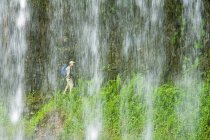 Middle North Falls, Silver Falls State Park, Oregon, Usa; Hiker — Stock Photo