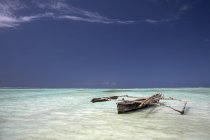 Dhow In Shallow Water — Stock Photo