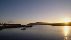 Puesta de sol sobre la isla de Valentia - foto de stock