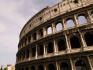 Coliseo durante el día en Roma - foto de stock