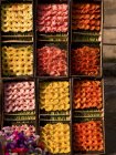 Gerbera Daisies в коробках — стоковое фото