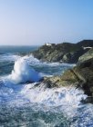 Волны в Mizen Head — стоковое фото