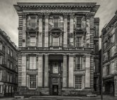 Будівля колишнього класичному стилі поштове відділення був побудований між 1871-1874 і зараз використовується як архітекторів офісу; Ньюкасл-на-Тайні, Тайн та зносу, Англія — стокове фото